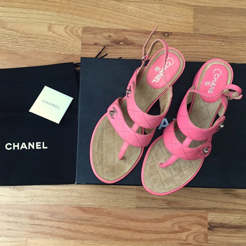 Brand New Chanel leather sandal in pink